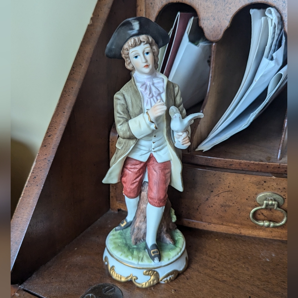 Vintage Lefton China Man With A Dove Hand Painted Colonist 02484
